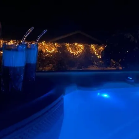 Raekkehus Taet Pa Skov, So Og By וויבורג