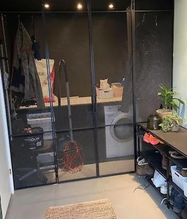 Raekkehus Taet Pa Skov, So Og By *