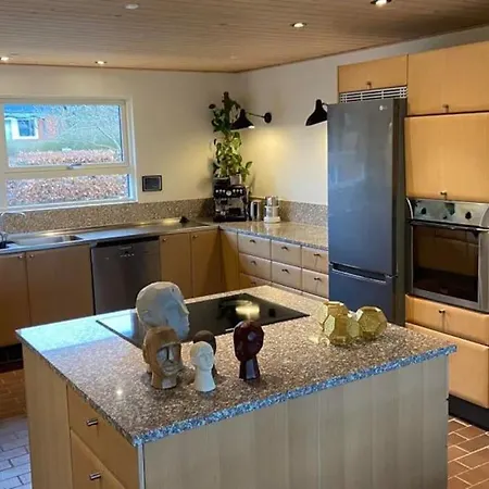 Raekkehus Taet Pa Skov, So Og By * Viborg
