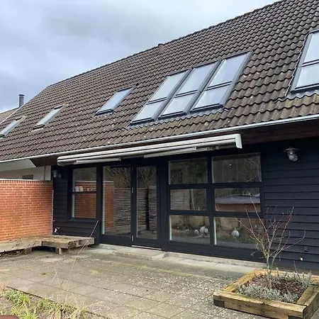 Raekkehus Taet Pa Skov, So Og By Apartmán Viborg